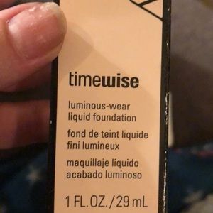 Mary Kay luminous wear liquid foundation